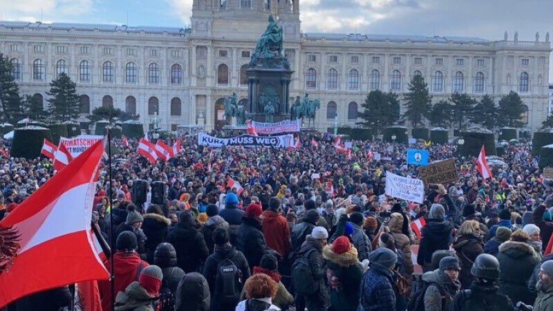EmadGmd's tweet photo. Vienna, Austria. How do the medical tyrants plan to force-vaccinate this many people? @BLNewsMedia @TheoFleury14 @DrP_MD #COVID19 #VaccinePassport #Austria #corruptionfightsback https://t.co/JH62FiF5ID