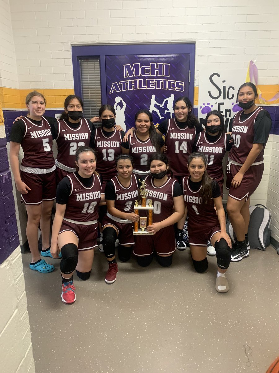 Congratulations to the Lady eagles for finishing 3rd in bronze bracket at the Border bash tournament! Keep working hard ladies! 🏀🦅