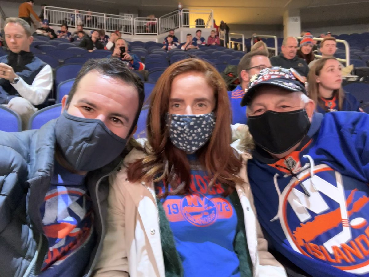 Fiancée’s first #Isles game in this gorgeous new arena!! 🥰🏒