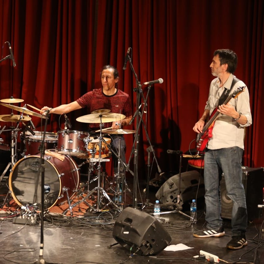PocimaJ's tweet photo. En “Pócima de Jazz”, gira Blueberry, el quinteto de San Martín de Los Andes que integran Miguel Nayguz (p) Christian Páez (b), Mateo Cordobés (as), Hernán “Carpo” Bidegain (ts) y Alejandro “Cachú” Carrizo (drs). Los escuchamos en “3 de Febrero”. ¡Lujo! https://t.co/WYJA0n4IAV