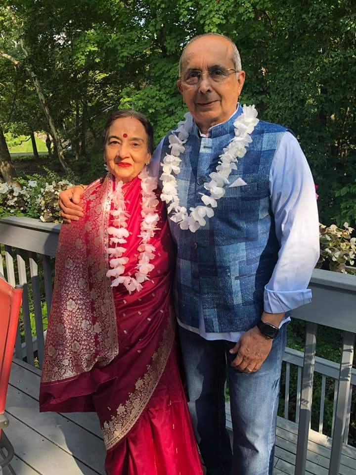 @PihuShah30 <a href="/ParmarA03/">Arti Singh</a> <a href="/KavyaKriti_/">#काव्य_कृति✍️</a> <a href="/choteesibaat/">lavanya</a> <a href="/pareeknc7/">Narpati C Pareek 🇮🇳</a> <a href="/ArchanaVed/">Archana Sharma</a> <a href="/kr0271amit/">अमित🇮🇳</a> @ShwetaJha01 <a href="/tripathiarun123/">Arun Kumar</a> <a href="/GeetaNatha/">GeetaNatha</a> <a href="/MengiKuldip/">Kuldip Mengi</a> <a href="/margret_017/">Margret.</a> <a href="/Sksio3/">सन्तोष 'एहसास'</a> <a href="/VineshGaba/">Vinesh Gaba</a> <a href="/madhuleka/">मधूलिका सिंह</a> <a href="/MaltiVishwaka12/">Malti Vishwakarma</a> <a href="/arorafbd/">arrora 🇮🇳</a> <a href="/mridulkirti/">डॉक्टर मृदुल कीर्ति</a> <a href="/alokrsrivastav/">Alok Ranjan Srivastav</a> <a href="/mkanoujia78/">Manoj Kanaujia (Rajak)</a> <a href="/Yasmeen80859727/">Yasmeen khan🌸</a> <a href="/Syadav02/">Sunita Yadav</a> <a href="/Tohopeislife/">Yogesh Mishra</a> <a href="/MrsMeenak/">Dr.𝐌𝐫𝐬 𝐌𝐞𝐞𝐧𝐚 𝐤 ツ♡</a> @SaritaaroraS <a href="/DileepS94728729/">Dileep Singh</a> <a href="/Sujitkumartiw11/">सुजीत कुमार तिवारी</a> <a href="/PeetamberC/">Peetamber meena former Crpf</a> <a href="/vds31175/">Baaten साहित्य की</a> @Arvindhse2 <a href="/AlkaSoniB/">अलका 'सोनी' ( Poet & Author )</a> <a href="/kamlesm/">g katyan misra</a> <a href="/DrPujaJha/">डॉ.पूजा</a> <a href="/kewat_tejas/">'नीरा नंदन' तेजस</a> सिंदूरी संध्या सा स्वर्णिम
शुक्र तारक सा हीरक कण
जामुन से लेकर जामुनी भी
केसरिया, गुलाबी, धानी भी
नव-रंग नव-रस नव-उमंग है।

कल्पनाओं सी सजी अल्पनाएँ हैं
प्रीत के रंग तुम जी भर के देखो प्रिये!
प्रीत की अल्पनाएं सजी हैं प्रिये !
#लावण्या_शाह
#जन्मदिन💐
#काव्य_कृति ✍️ #काव्य✍️