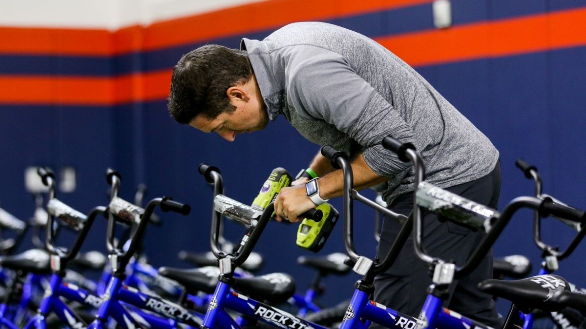 Wish for Wheels partners with great companies and organizations who fund, build and give new bikes/helmets to kids in their community.

If your team thinks they could build a bike blindfolded then contact us today for more info: wishforwheels.org/programs/team-…

#WishforWheels #nonprofit