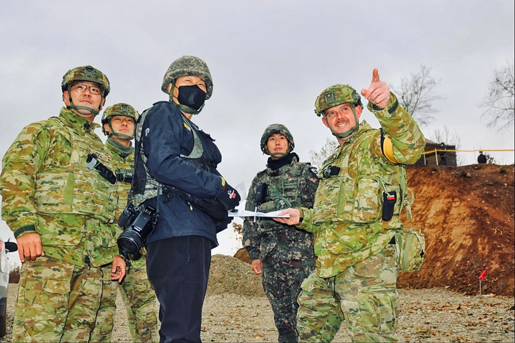 UN_Command's tweet photo. #Demining &amp; #RemainsRecovery operations in the #DMZ wrapped up for the year. It was an eventful 2021, as #UNC🇺🇳 facilitated a transition from #ArrowheadHill to #WhiteHorseHill. Cheers to our ROK🇰🇷 teammates for their steadfast effort to bring every last soldier home. https://t.co/WHYeCix4MO