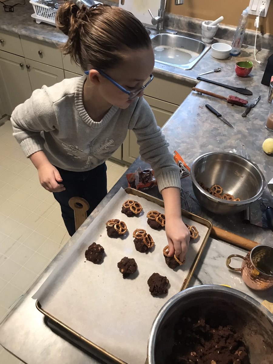 sullyjunior6's tweet photo. My buddy Taylor came over for a visit this weekend to bake some goodies… She did an amazing job! https://t.co/rM0JRzDgmf
