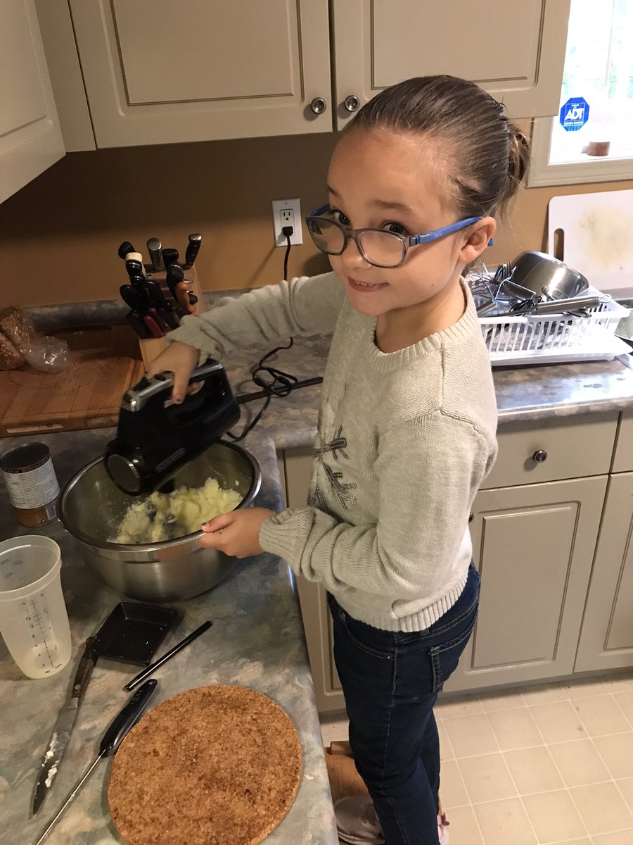 sullyjunior6's tweet photo. My buddy Taylor came over for a visit this weekend to bake some goodies… She did an amazing job! https://t.co/rM0JRzDgmf