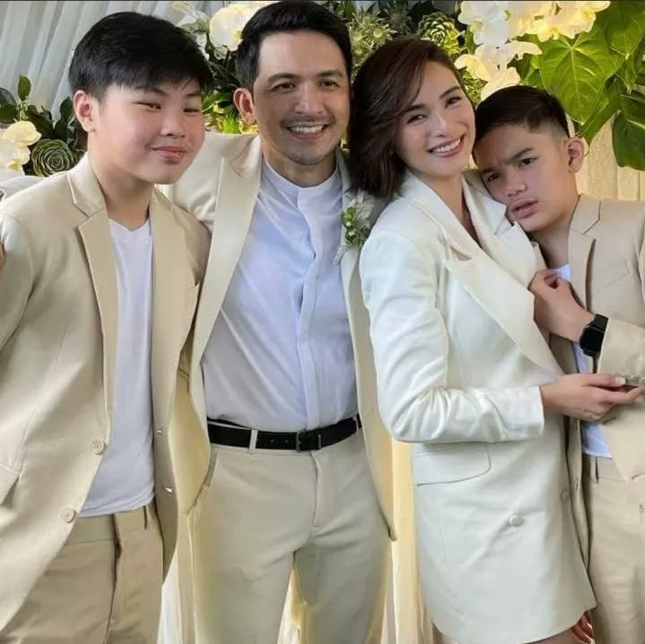 jnymrcd's tweet photo. Family Picture 👨‍👩‍👦‍👦
#JennylynMercado #DennisTrillo
#DenJen https://t.co/LWLFa2sxz0