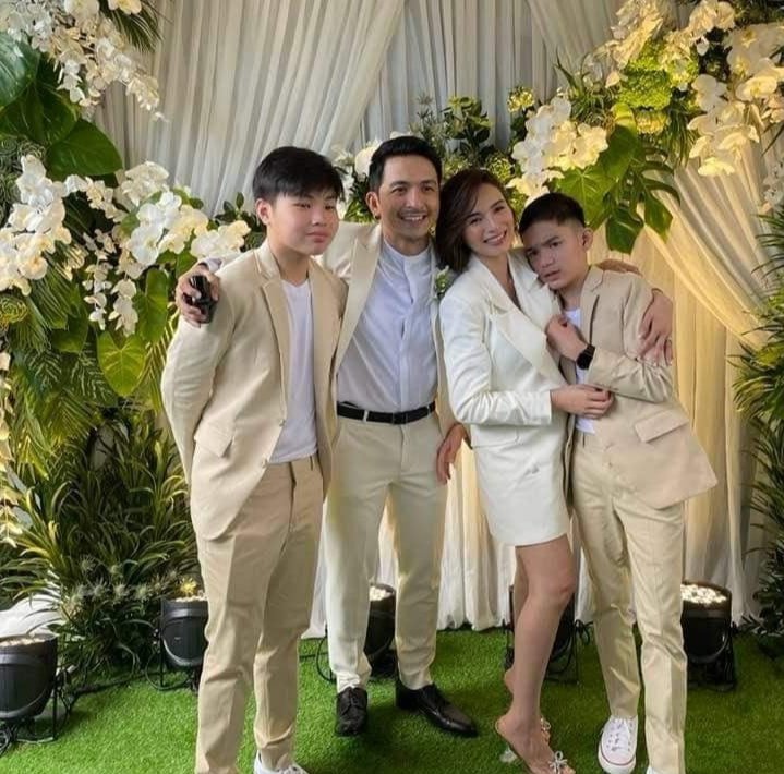 jnymrcd's tweet photo. Family Picture 👨‍👩‍👦‍👦
#JennylynMercado #DennisTrillo
#DenJen https://t.co/LWLFa2sxz0
