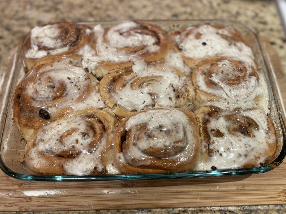 lisamwake's tweet photo. Made these gems today and it had me thinking about @CBCookingClub_  👩🏻‍🍳🧡 … and cinnamon buns now remind me of our CMB walking in a snowstorm in Iceland 😜❄️🌨 #BalfeNation #SundayBaking https://t.co/8c9ylSEWgw