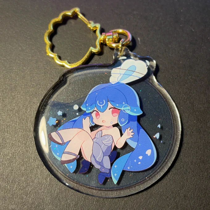 Here's some close ups of my enamel pins and acrylic charms! Don't forget to grab some before they're gone! 🐳

https://t.co/wp0Apz5xOW 