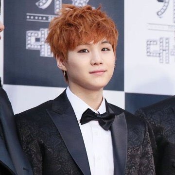 emzkook's tweet photo. one time for the                two time for 
present                               the past https://t.co/NTpZAceyJJ