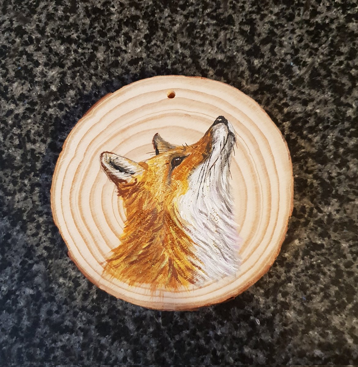 My latest creation 🦊
#fox on a 10cm woodslice.
#woodsliceart #acrylicpainting
@paulcoombes844 @RossSykes117