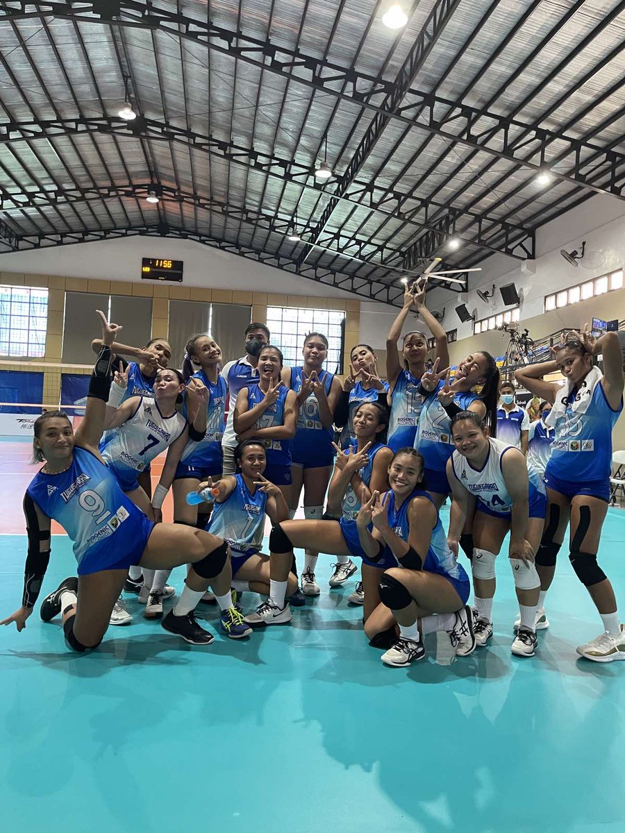 PerlasSpikers's tweet photo. Ws and 💙s. Good morning! Always #TUGUEther 😎 #PerlasWithPride #PNVFChampionsLeagueW https://t.co/9rtc4NgvxQ