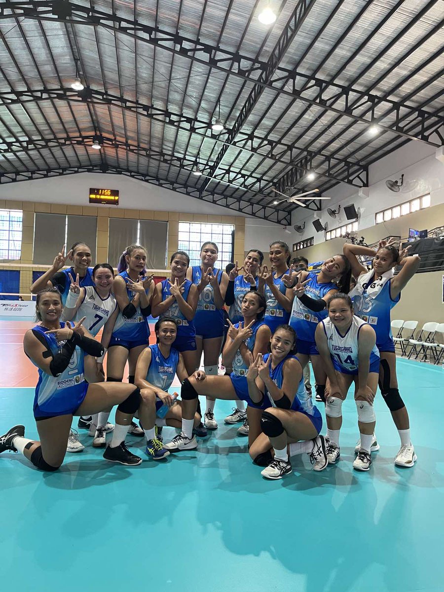 PerlasSpikers's tweet photo. Ws and 💙s. Good morning! Always #TUGUEther 😎 #PerlasWithPride #PNVFChampionsLeagueW https://t.co/9rtc4NgvxQ