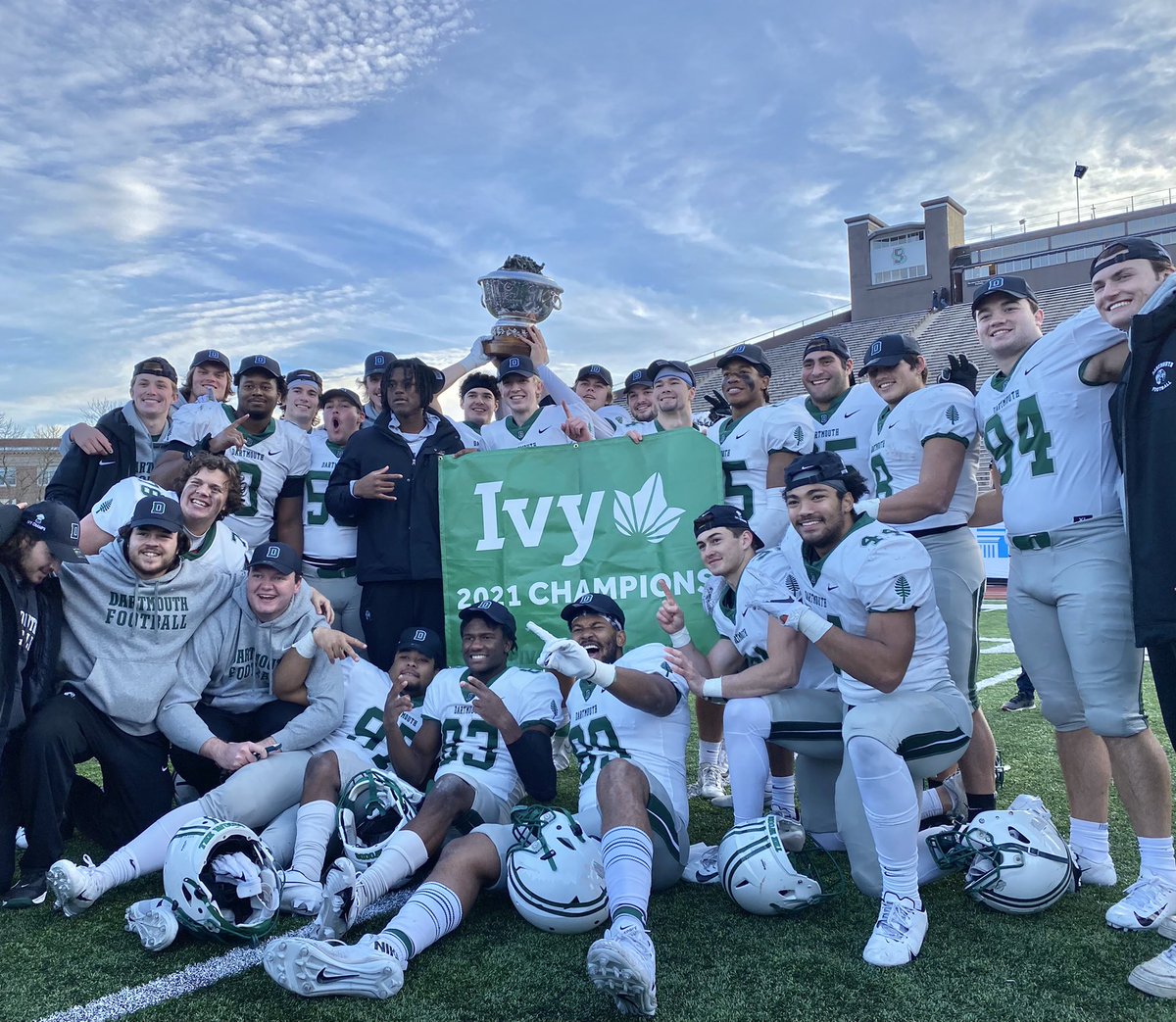JehuChessonSR's tweet photo. Mission Accomplished! Back 2 Back Ivy League Champions. Congrats to Dale Chesson &amp; @DartFootball  Team. Best of luck to all during finals. God Bless! https://t.co/4Vyul8wc0p