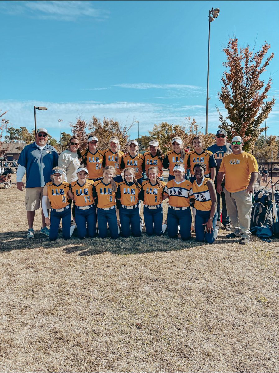 Gabby_cruz5's tweet photo. I’m so proud of this group of girls. We might have not ended the way we wanted to but we played every game as a team. Thank you to my teammates and my coaches for making this season amazing. @LLG_Pedy @llpcoach @kjhyatt6 @stevie_grice @MarkTucker704 https://t.co/BvdUgaPp9K