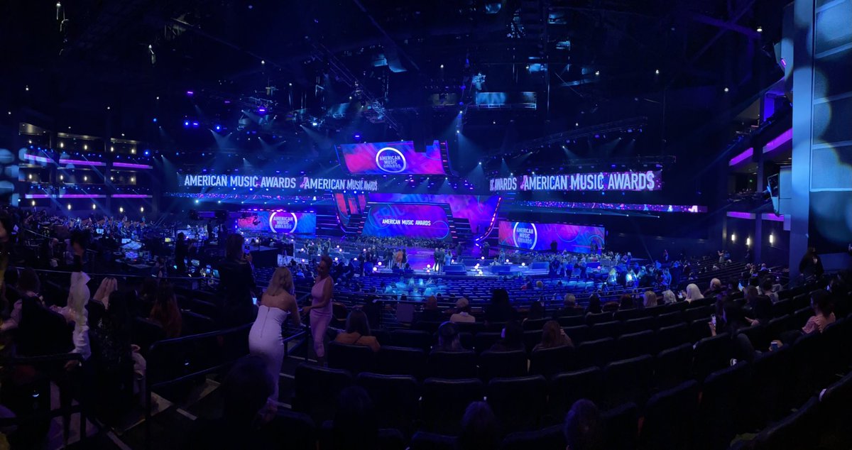 ThePurpleMez's tweet photo. The stage is set for @BTS_twt
#ThePurpleMez #ARMYxAMAs #BTSxAMAs https://t.co/oC04ZqlLkC