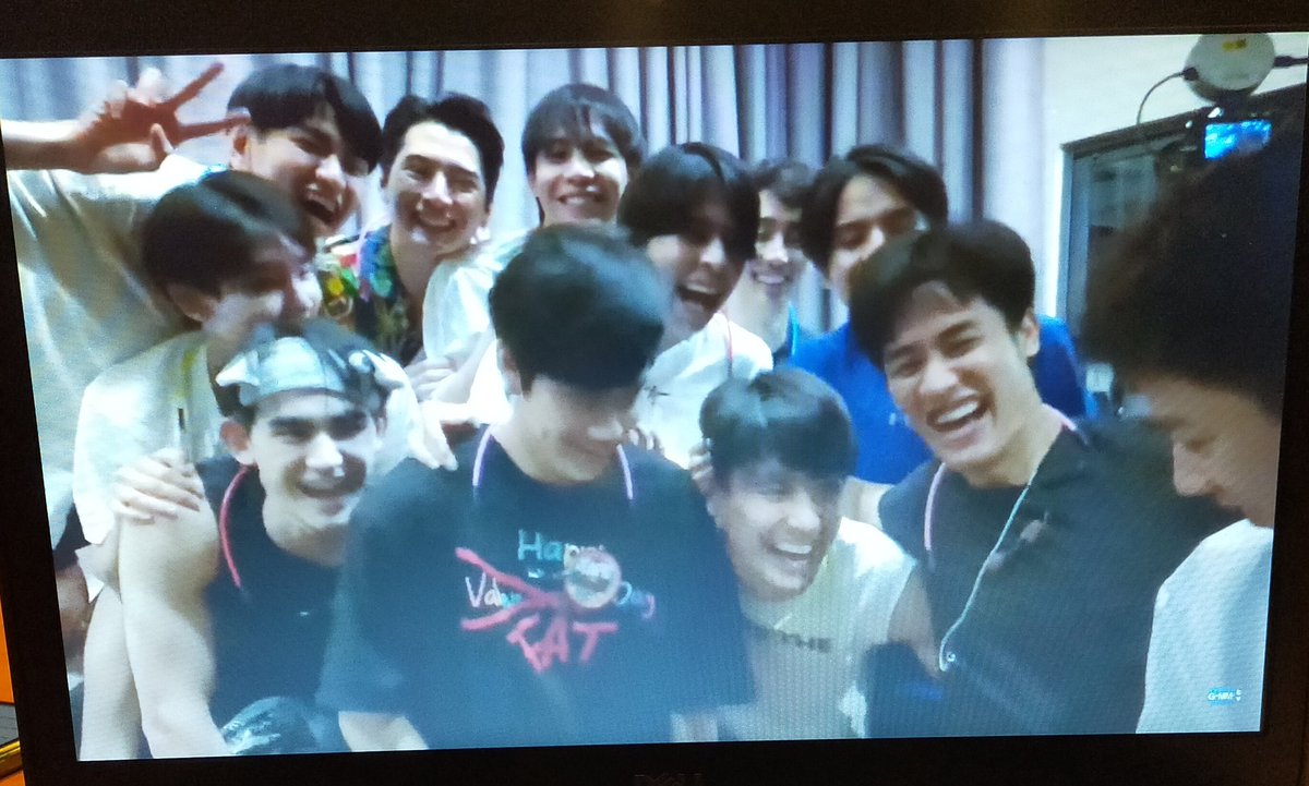skzsafeplace08's tweet photo. @the_deesse it's so blurry lmao it's the last screen i took of safe house😭 #SafeHouseSs2D7 this be my most used # every uff https://t.co/5tV5B2YxRR