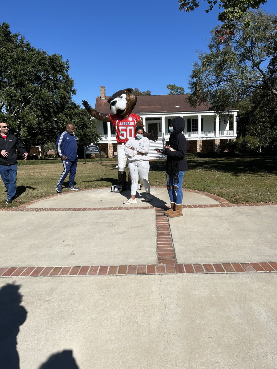 Lilli709153251's tweet photo. I never knew that the alumni center on campus was built by enslaved people. We also learned that this building was actually moved to campus and wasn’t built here! #AFRusa21 https://t.co/ZN9XSm0v88