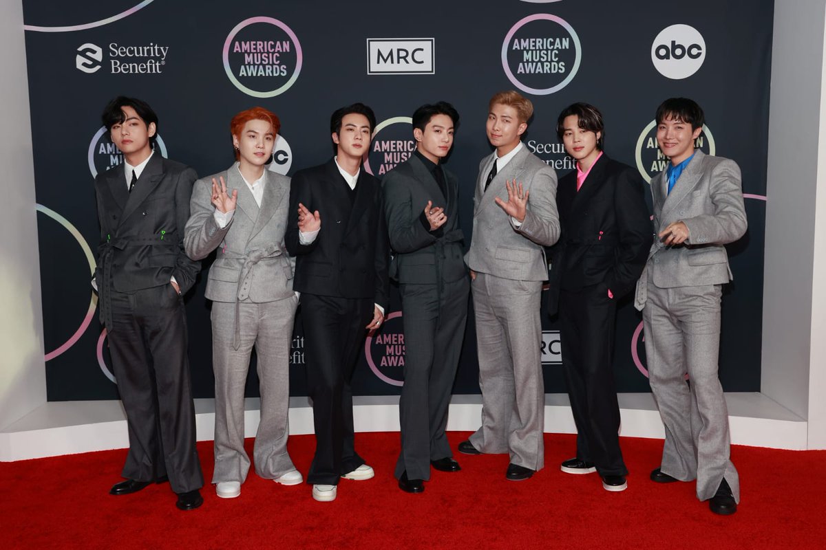 MayteArmy19's tweet photo. @TNTLA @nuskita_love Esta perfecto se ve hermoso
#BTS_twt #AMAsTNT #AMAsxBTS
#AMAS2021 https://t.co/C7Dnvzy4ss