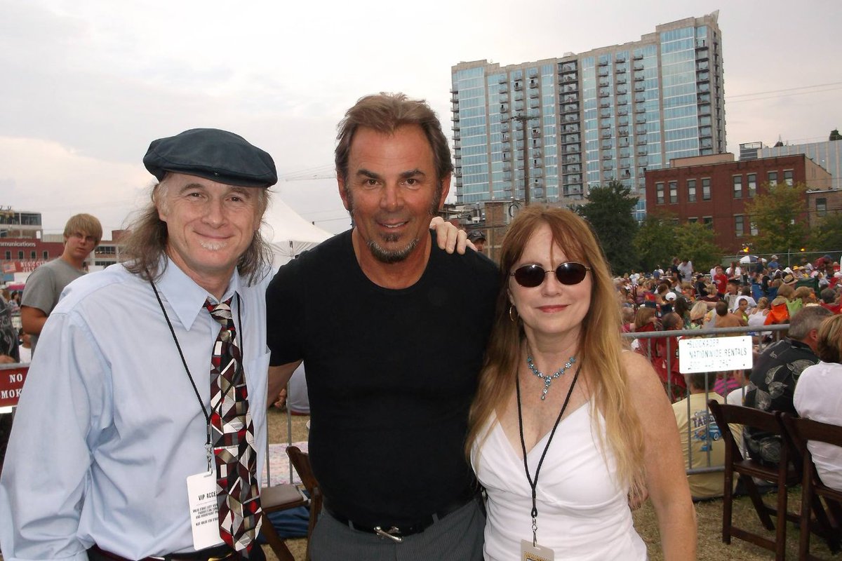 PeggyMercer's tweet photo. Listening to a cd by #Journey and thinking about my good ole days in #Nashville...whoo, on that day right there is was 100 * in the shade and although I was in a #VIPTENT, it was not air conditioned, makeup ran off and I shucked my coat...oh ha! Who cared! https://t.co/JJ8JYMGLyN