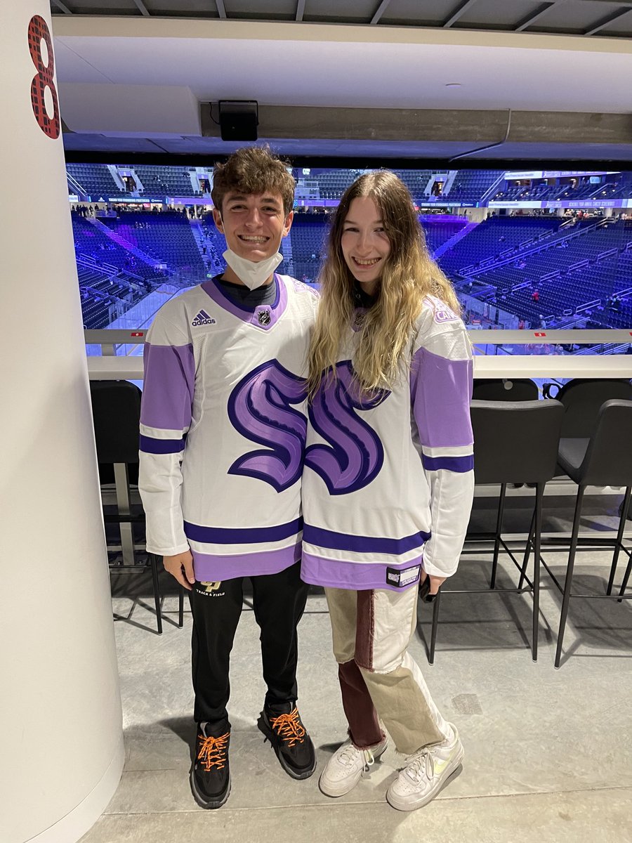 akwat's tweet photo. #seakraken Kraken fights cancer! https://t.co/kyJ8TqNYCd