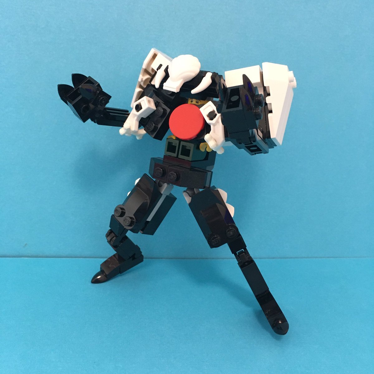 LegoGuy31's tweet photo. Lego EVA mecha #eva #evangelion #neongenesisevangelion #新世紀福音戰士 #新世紀エヴァンゲリオン #エヴァンゲリオン #エヴァンゲリオン新劇場版 #ganix #lego #mecha #moc #afol #レゴ #メカ #angel #使徒 #第3使徒 #第3使徒サキエル #サキエル #3rdangel https://t.co/nXZtqIF2dm