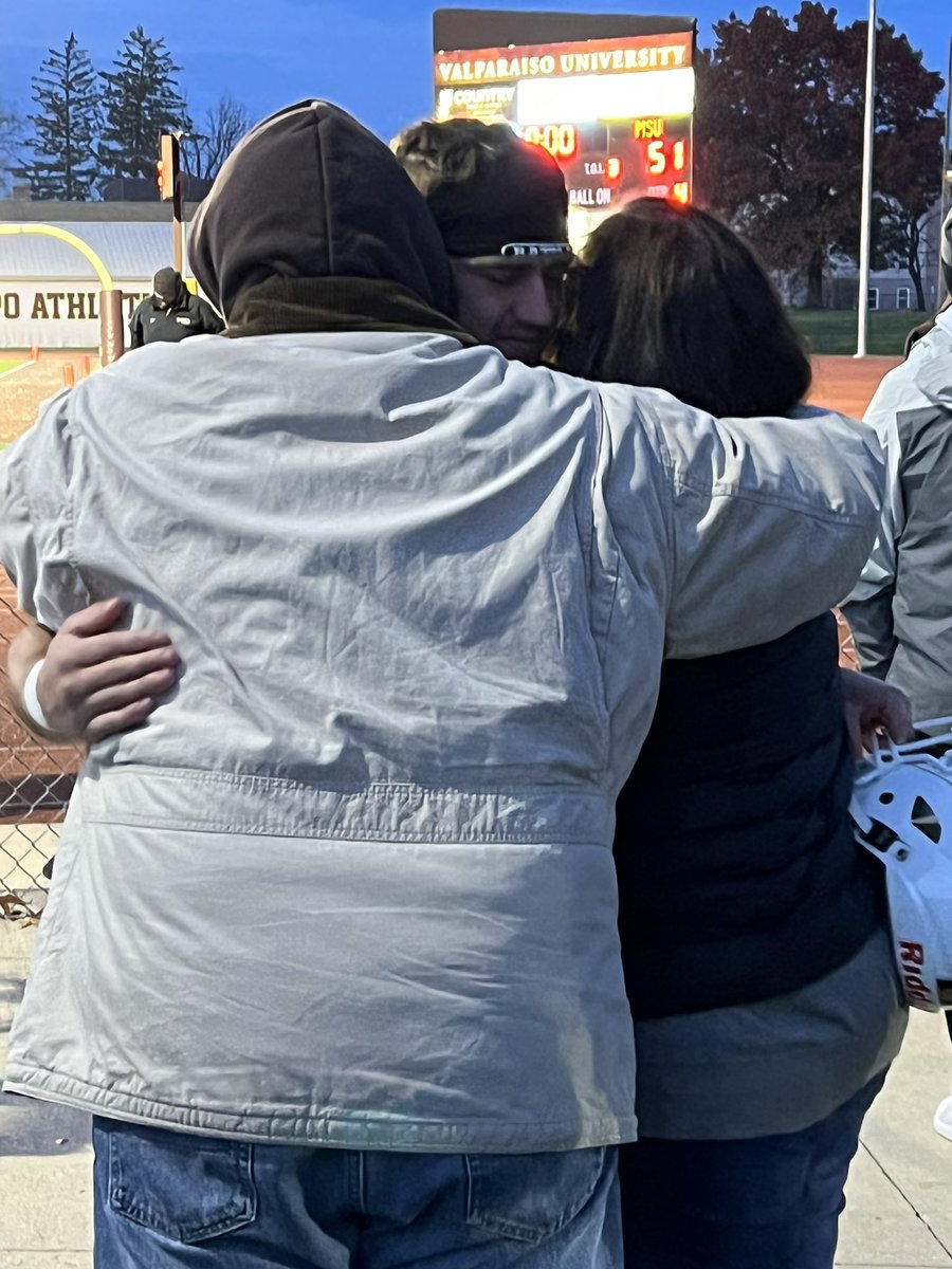 CoachKHaugh's tweet photo. Doug played his final college FB game on Sat. His time with @valpoufootball has allowed him to grow into a young man who is well-prepared for what comes next in his life. Always so proud to be his dad! #HailCrusaders #BeABeacon https://t.co/3L6iQPc91C