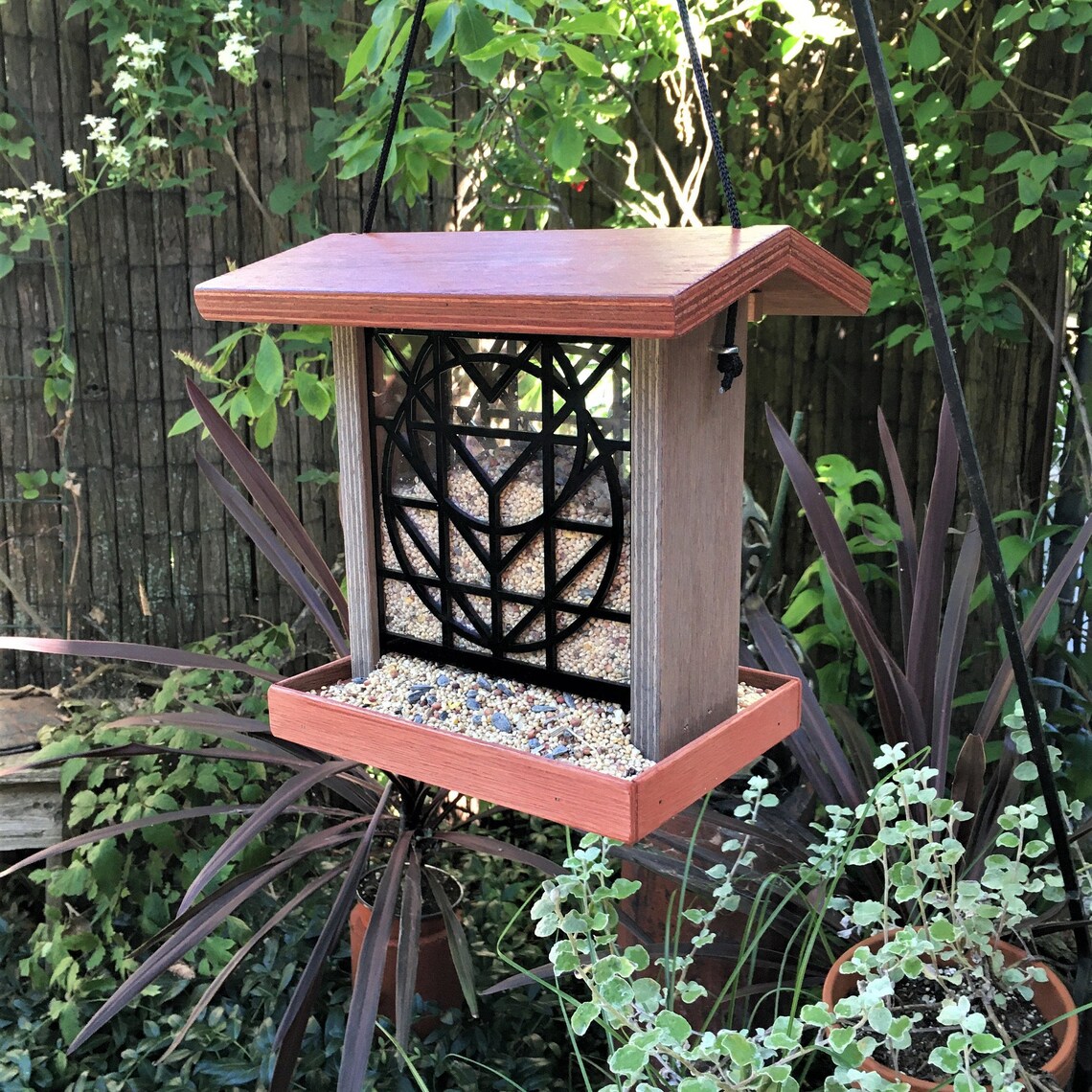 WNY peeps. You've seen these birdfeeders made by Kelley Design Group. Well this one, FLORA, is a new design and currently the bid is under the value of what you would buy at his shop. (Hint, hint. You know what to do!) Bidding ends at 9pm.

cbo.io/i/1065025
