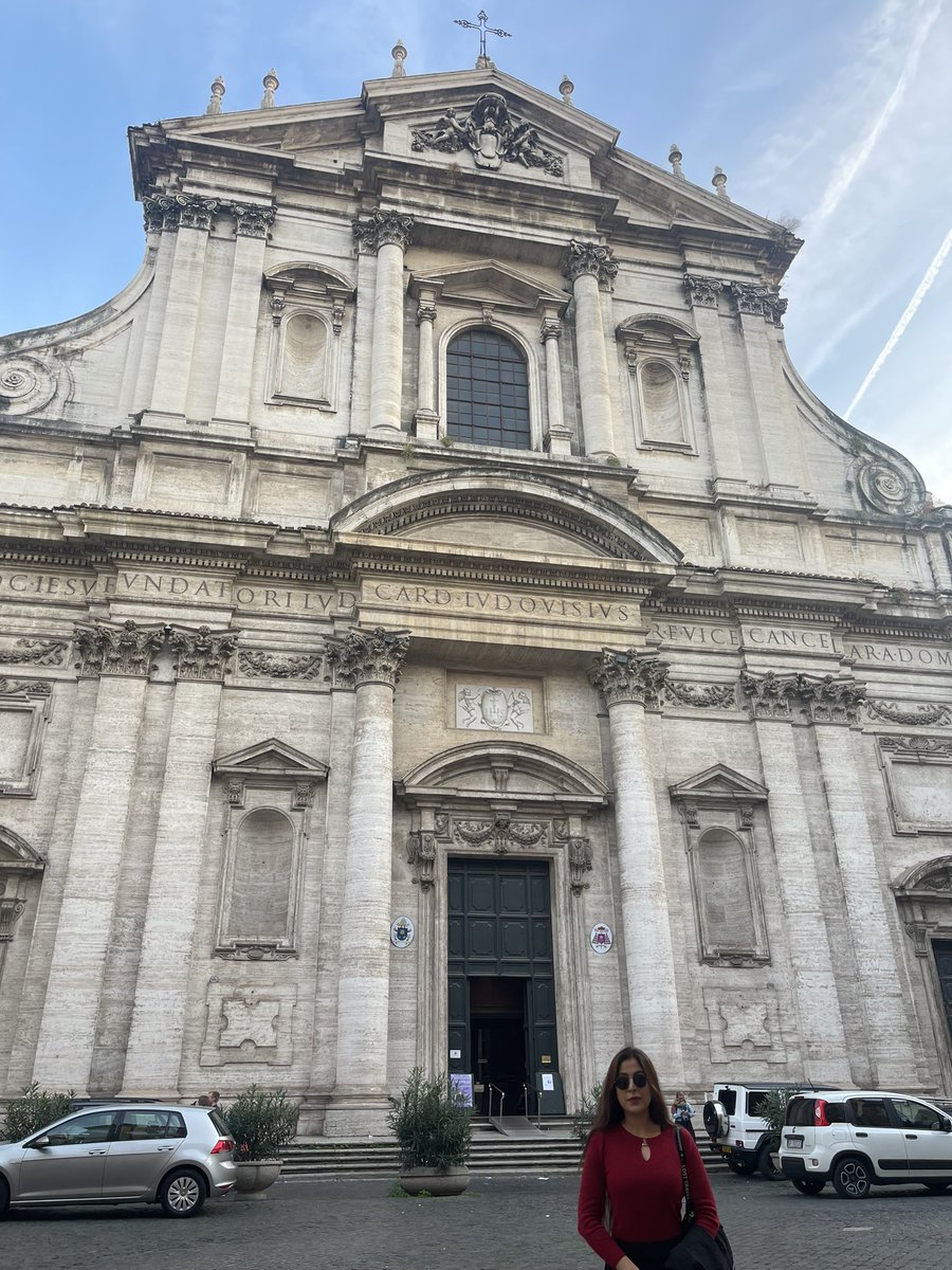 QKDurrani's tweet photo. To Church! 

#rome #church #santIgnazio https://t.co/ZXrab5e3xD