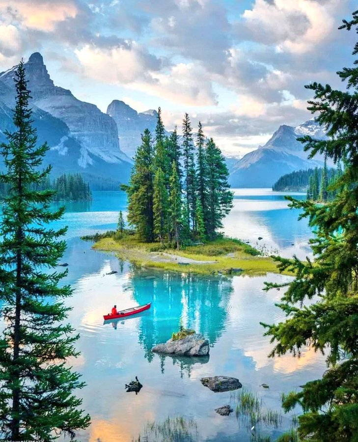 Canada! rt @TravelCuddly01 #lakes #Canada