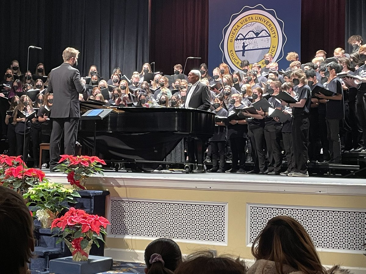 ChoirStorm's tweet photo. A wonderful concert with the legend, Simon Estes, at BVU! The SLHS choir performed &amp; 2 of SL seniors received scholarships &amp; performed for a full house at Schaller Chapel. What an amazing weekend of music-making! #AmericasSchool @StormLakeCSD @StormLakeHighS2 @BuenaVistaUniv https://t.co/AmxgGh3VDh