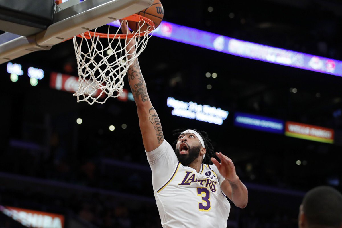 AD2025MVP__'s tweet photo. Anthony Davis tonight :
30 points
10 rebounds
6 ast
Clutch Offense
Clutch Defense
Amazing Playmaking
Comeback led by Russ and Him
Owns The Pistons like he always does
#DOITFORBRON https://t.co/7nZeDKkRft