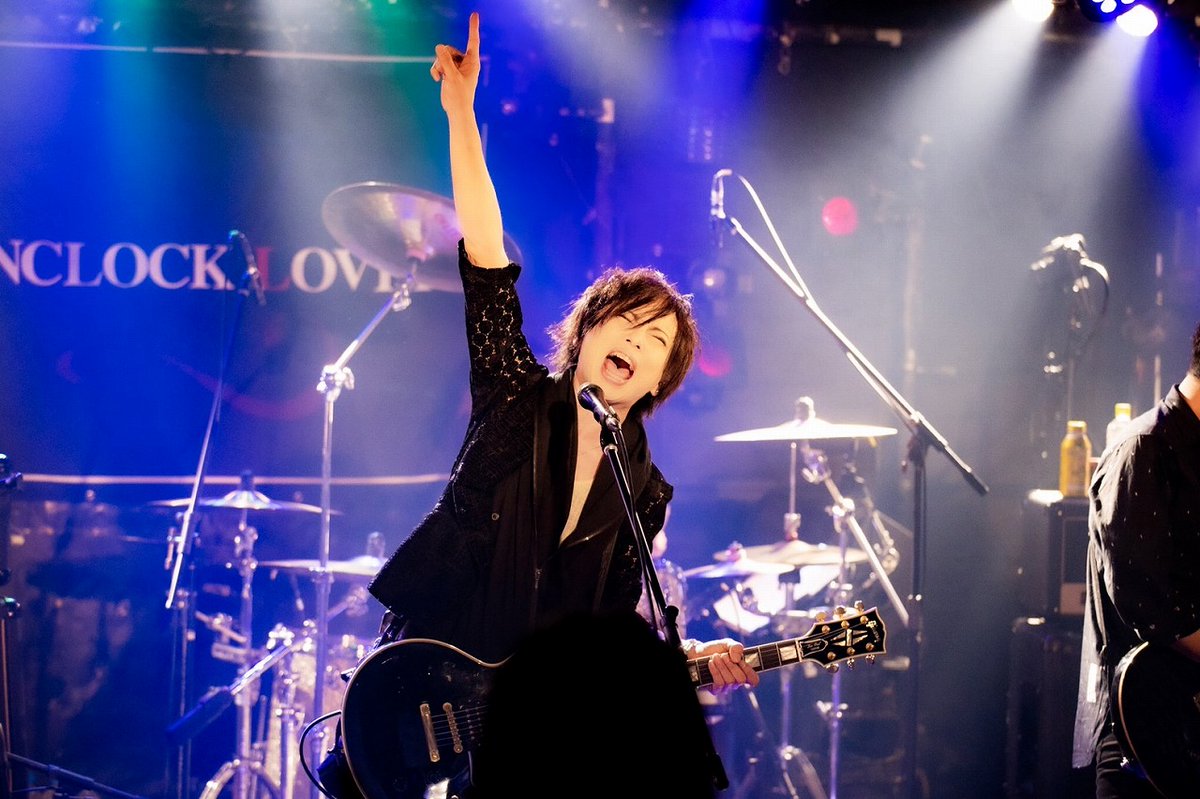 v_tanu's tweet photo. 自分が動ける限り、UNCLOCK LOVERの音楽は鳴り止むことはないです。  1stアルバム「Crawl up from the bottom」について語る！
https://t.co/6YJFfiyXqR https://t.co/TqYOOeUazc