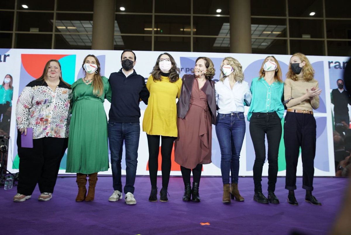 LolaCastro19's tweet photo. Cloenda de la III Assemblea de @CatEnComu. Hem viscut amb molta emoció un acte intens, ple d'energia per continuar construint un projecte social i polític per millorar la vida de les persones @Yolanda_Diaz_ @agarzon @AdaColau @monicaoltra
#UnitatEnAcció #GuanyarPerTransformar https://t.co/ZUcvhuQmSx