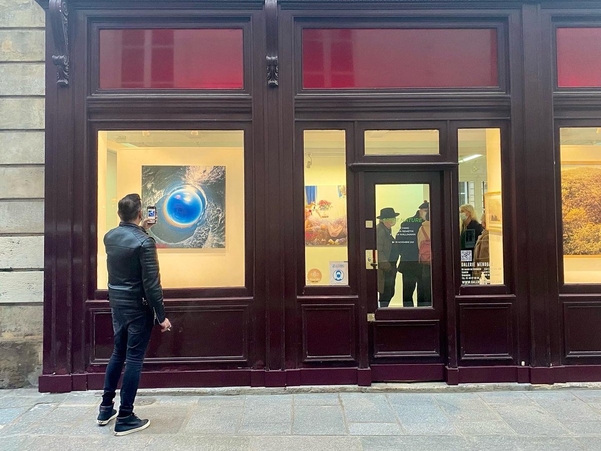 priskawa's tweet photo. Quelques impressions de mon premier vernissage à la Galerie Menouar à Paris. L’expo continue jusqu’au 30 novembre https://t.co/fmVGekz3iL https://t.co/rHUVj9Qkw0
