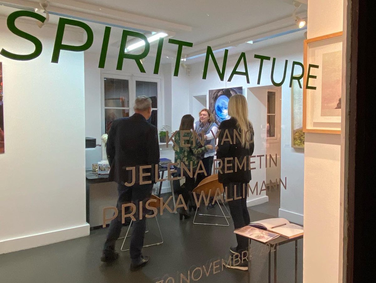 priskawa's tweet photo. Quelques impressions de mon premier vernissage à la Galerie Menouar à Paris. L’expo continue jusqu’au 30 novembre https://t.co/fmVGekz3iL https://t.co/rHUVj9Qkw0