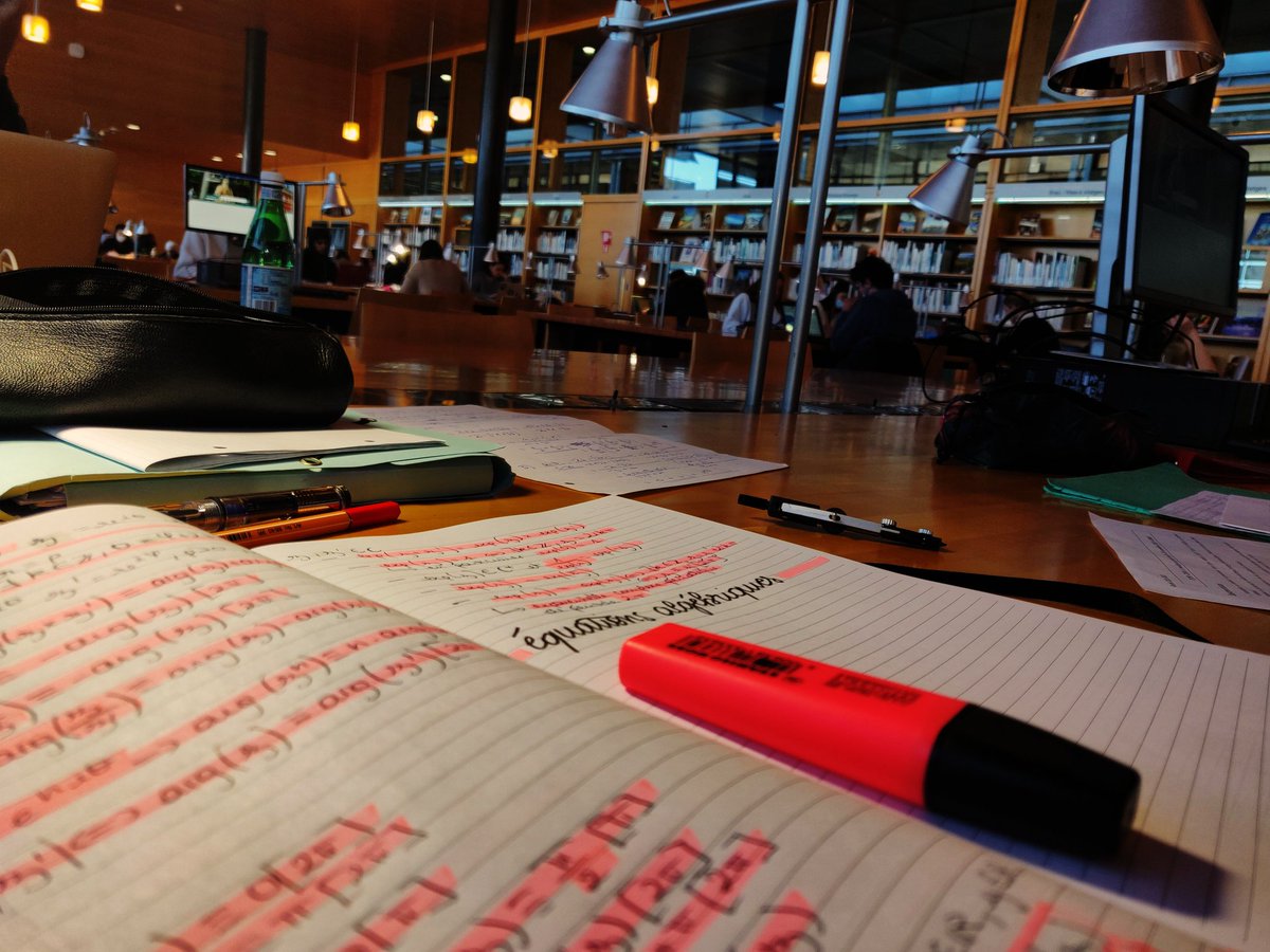 nahidstudies's tweet image. - » I went to the library last Thursday and studying there was fantastic ✨