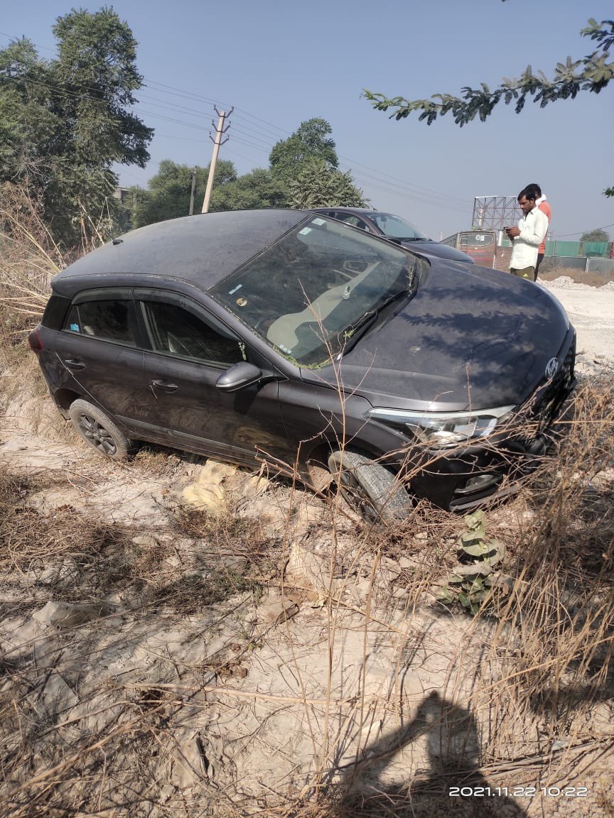 MMVGGN's tweet photo. @DEEPAKKAHUJA @MCManesar @OfficialGMDA @DC_Gurugram @cmohry @mlkhattar It is really painful to see such accident due to ignorance from Gov authority. Various letter has written to MCM, CMO, PMO but no action for street light between NH8 to sector 79 Gurugram. Need immediate help https://t.co/Vb8xBNduHb