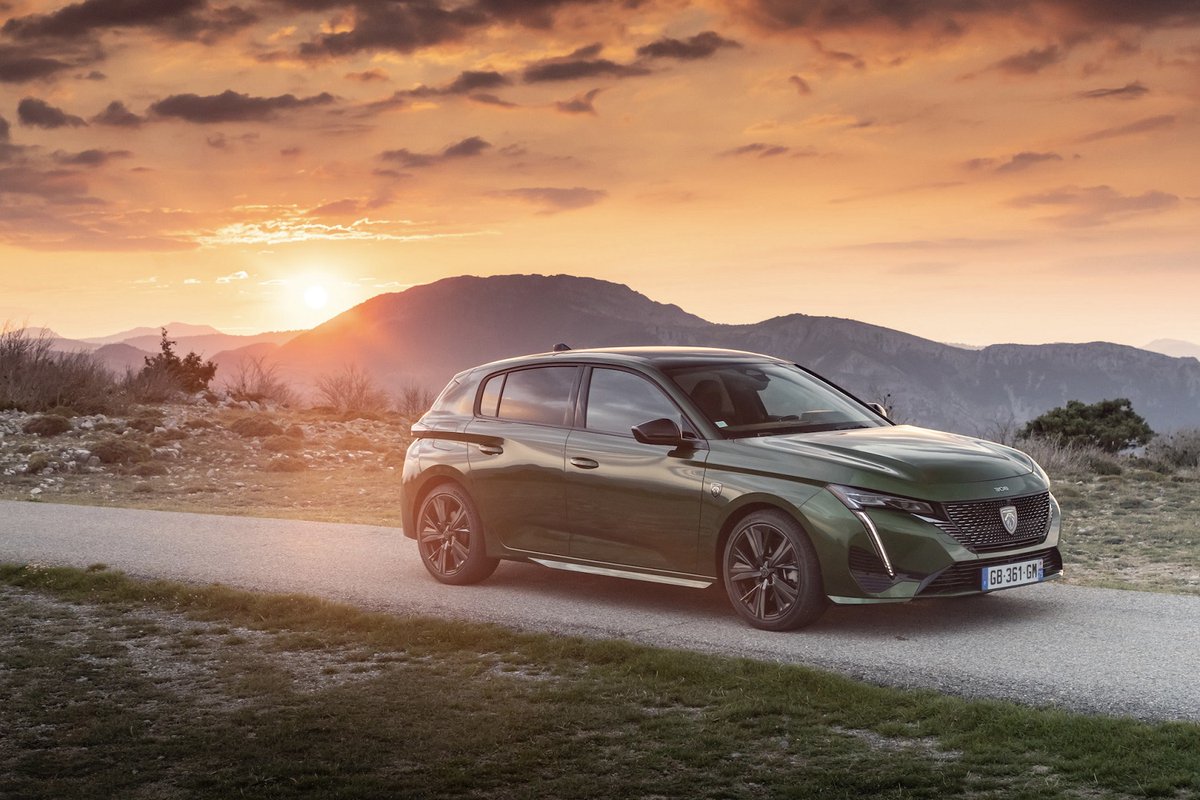 JJBurkeCarSale1's tweet photo. The new Peugeot 308 Plug-In Hybrid chasing its first sunrise.
#308FirstDrive #Peugeot308 #PlugInHybrid #HybridCar #PeugeotIreland #JJBurkePeugeot https://t.co/kKJu4Ru5z2
