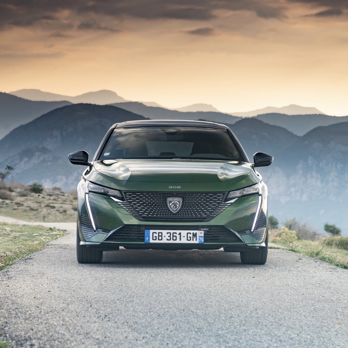 JJBurkeCarSale1's tweet photo. The new Peugeot 308 Plug-In Hybrid chasing its first sunrise.
#308FirstDrive #Peugeot308 #PlugInHybrid #HybridCar #PeugeotIreland #JJBurkePeugeot https://t.co/kKJu4Ru5z2