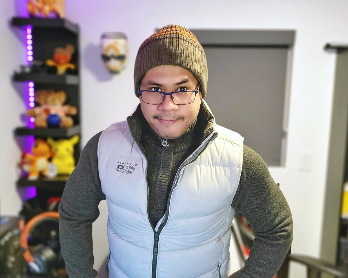 MrMildlyOffBeat's tweet photo. My PNW get-up for this week. It is getting cold in Seattle. #PNW #Seattle #musclecub #LGBTQIA #Gaymer https://t.co/9R5KgwXdM2