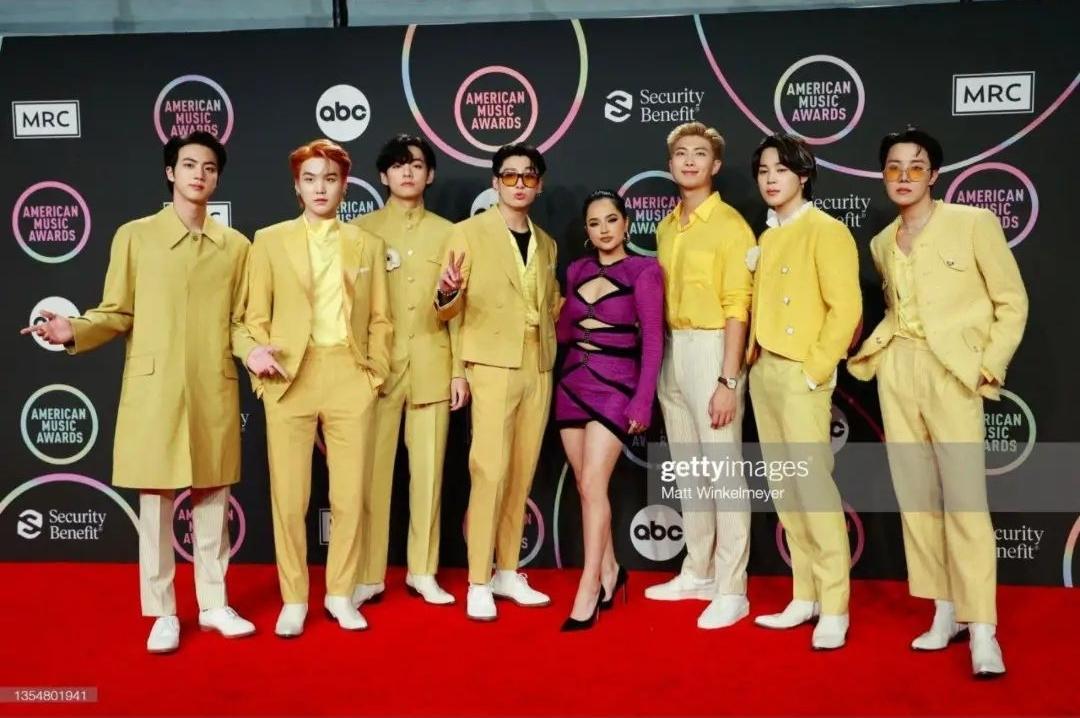 _miin_yoon's tweet photo. I'm so happy bc of today's moments. I'm happy for BTS, they have finally performed in front of ARMY. they were so comfort during the event. I'm happy for their victories bc guys deserved it. they deserve all kinds of awards. I'm happy for Butter and My universe. @BTS_twt https://t.co/m7FKsF674d