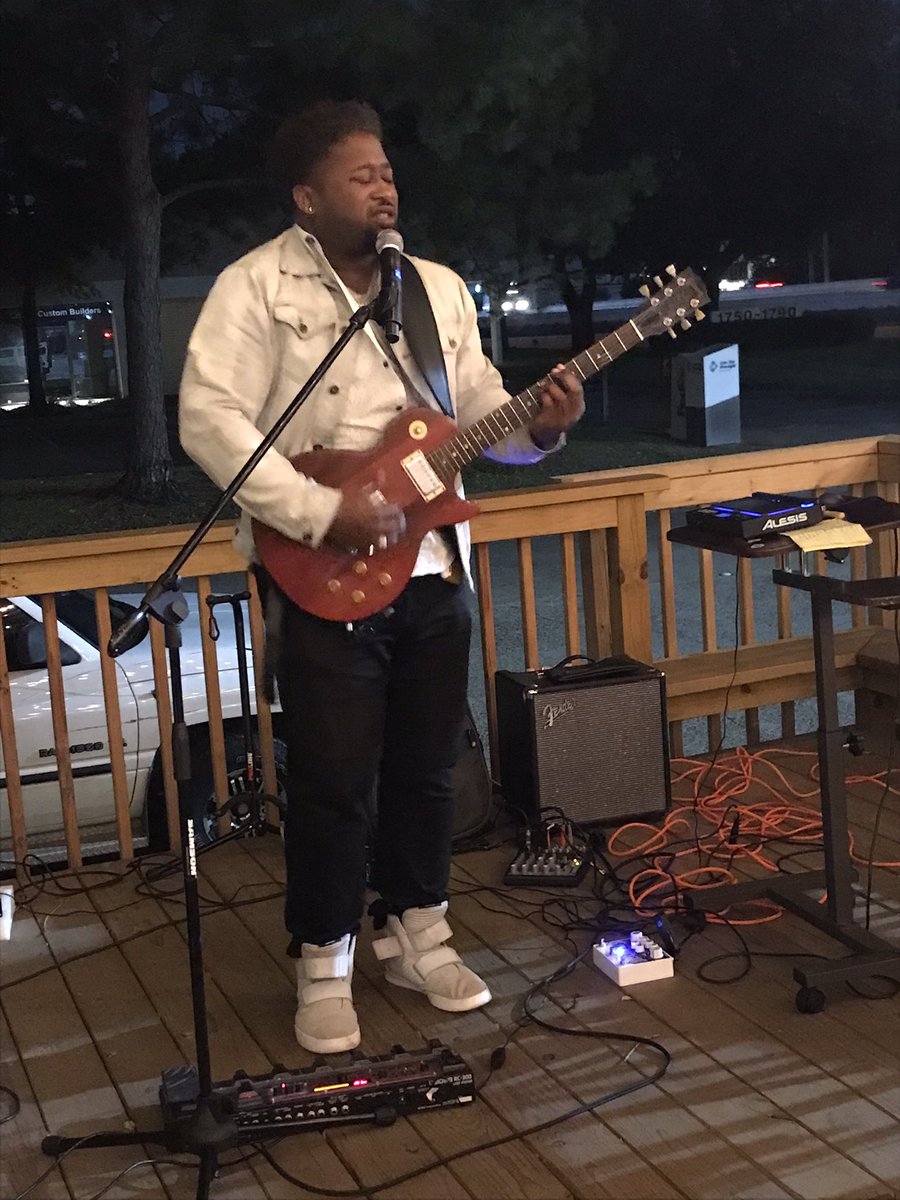 slyjohn1969's tweet photo. On Stage at the @RedBalloonCafe #JayLeo and @slyjohn1969 #music https://t.co/ZNkkmMoC6f