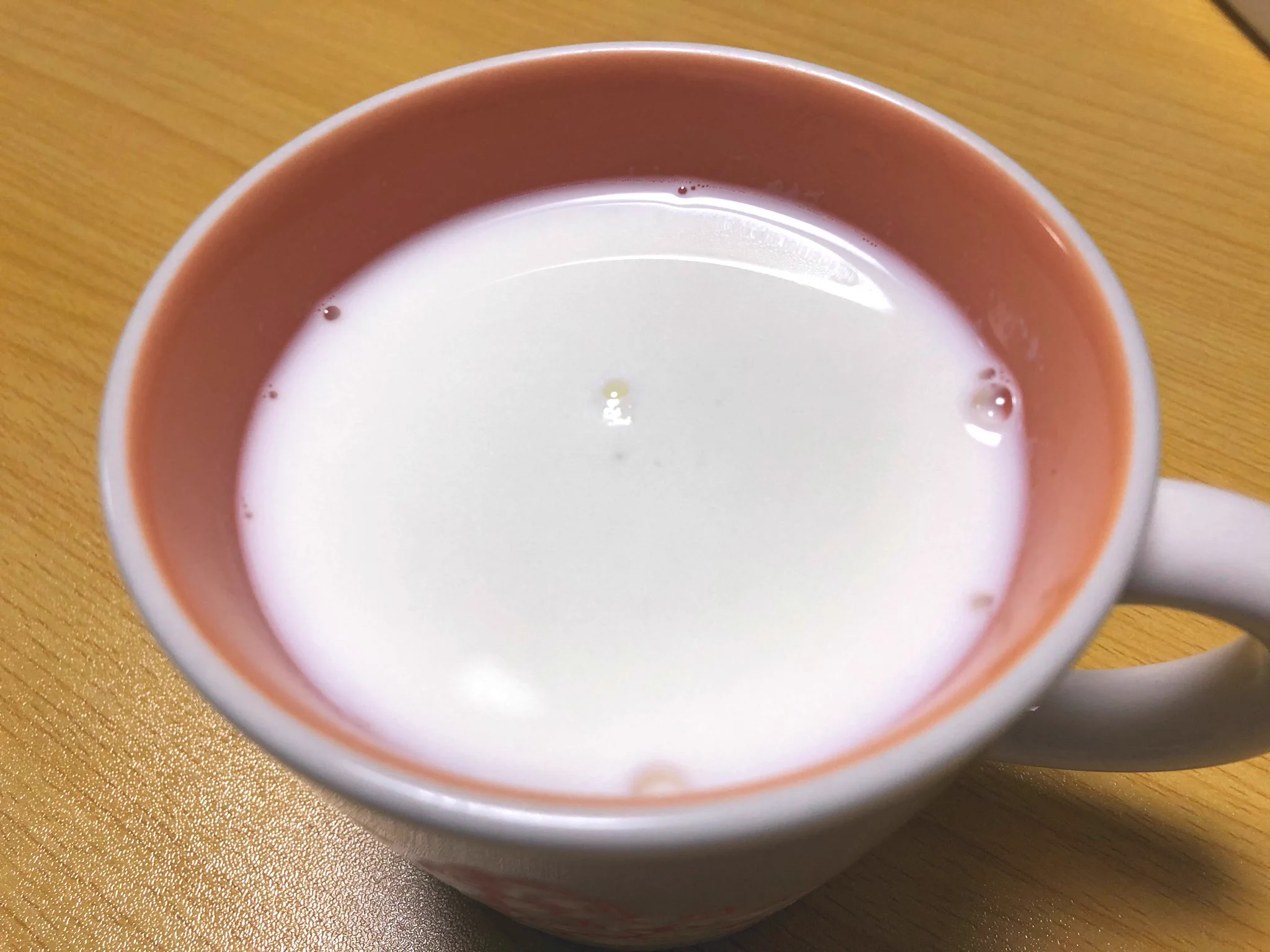 ホットミルクの膜が苦手？そんな人にオススメな膜ができないホットミルクの作り方！