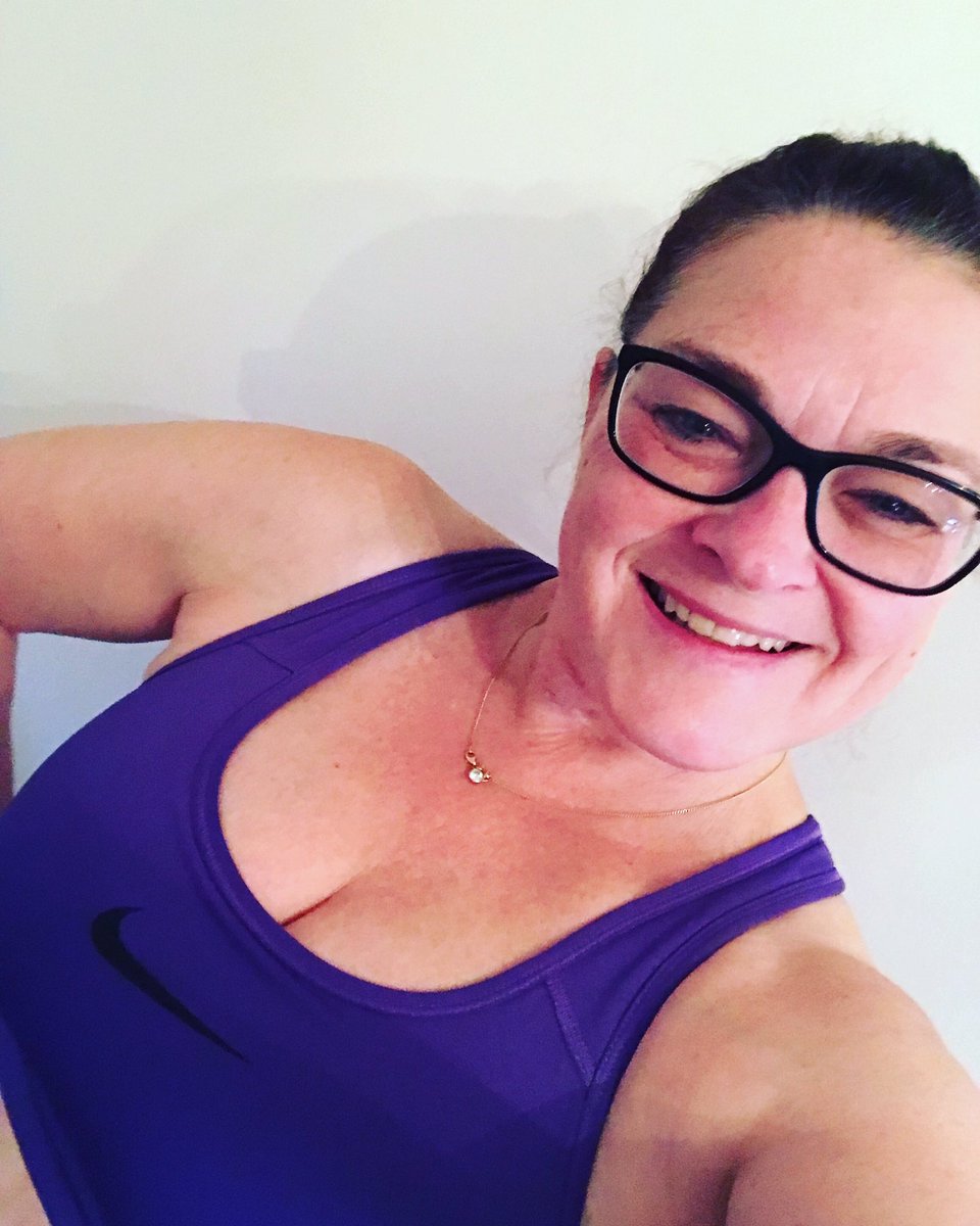 GA_Interiors's tweet photo. A great start to the week with gym exercise to energise my morning, before a day of bedroom design. 

Healthy body. Healthy mind.

#interiordesign #work #wfh #interiordesigner #healthylifestyle #health #gym #exercise #mondayvibes #bedroom #bedroomdesigner https://t.co/xES6G7Zbcw