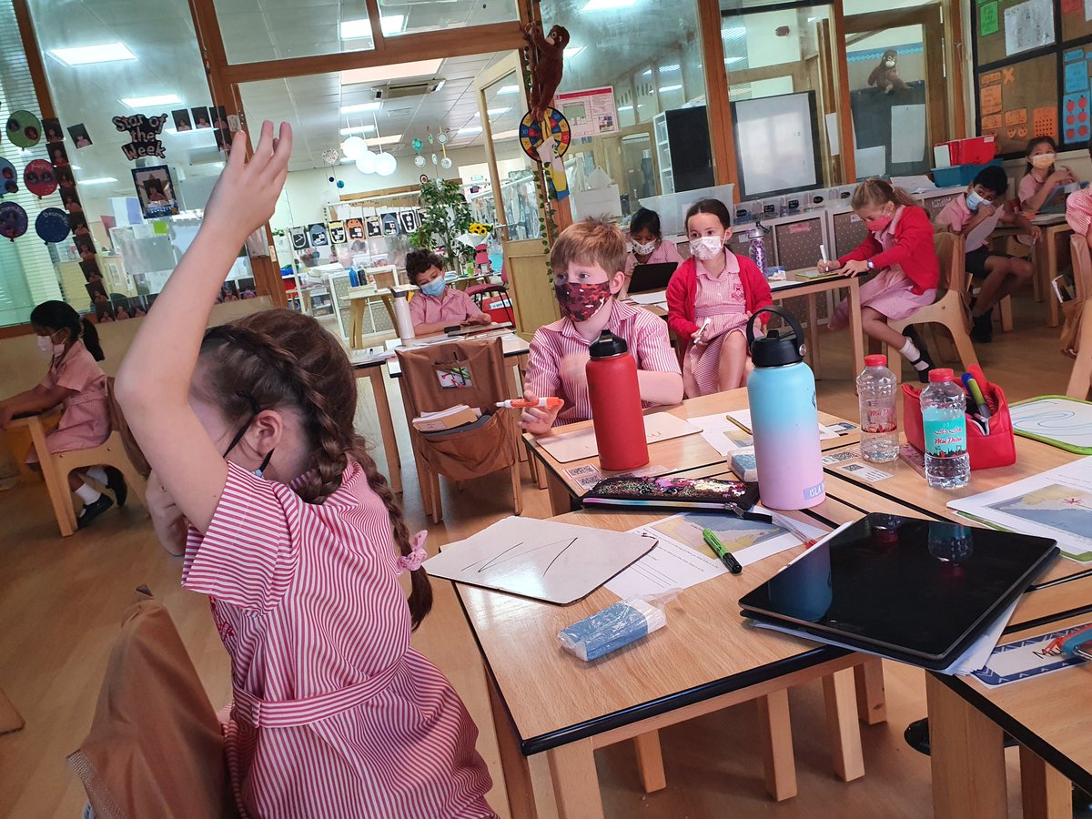 DESSyear2's tweet photo. Natural v Man made? We have been exploring landmarks of the UAE and deciding whether they are man made or natural. We are so lucky to have so many fascinating and beautiful landmarks to explore 🇦🇪❤💚🤍🖤 #DESSSocialStudiesWeek @DESSsocials #DESSYear2Red https://t.co/8uAWutX9yH