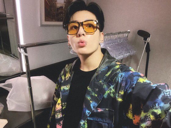 jkshigh's tweet photo. these glasses give me major dynamite hobi vibes https://t.co/aevcarKacO