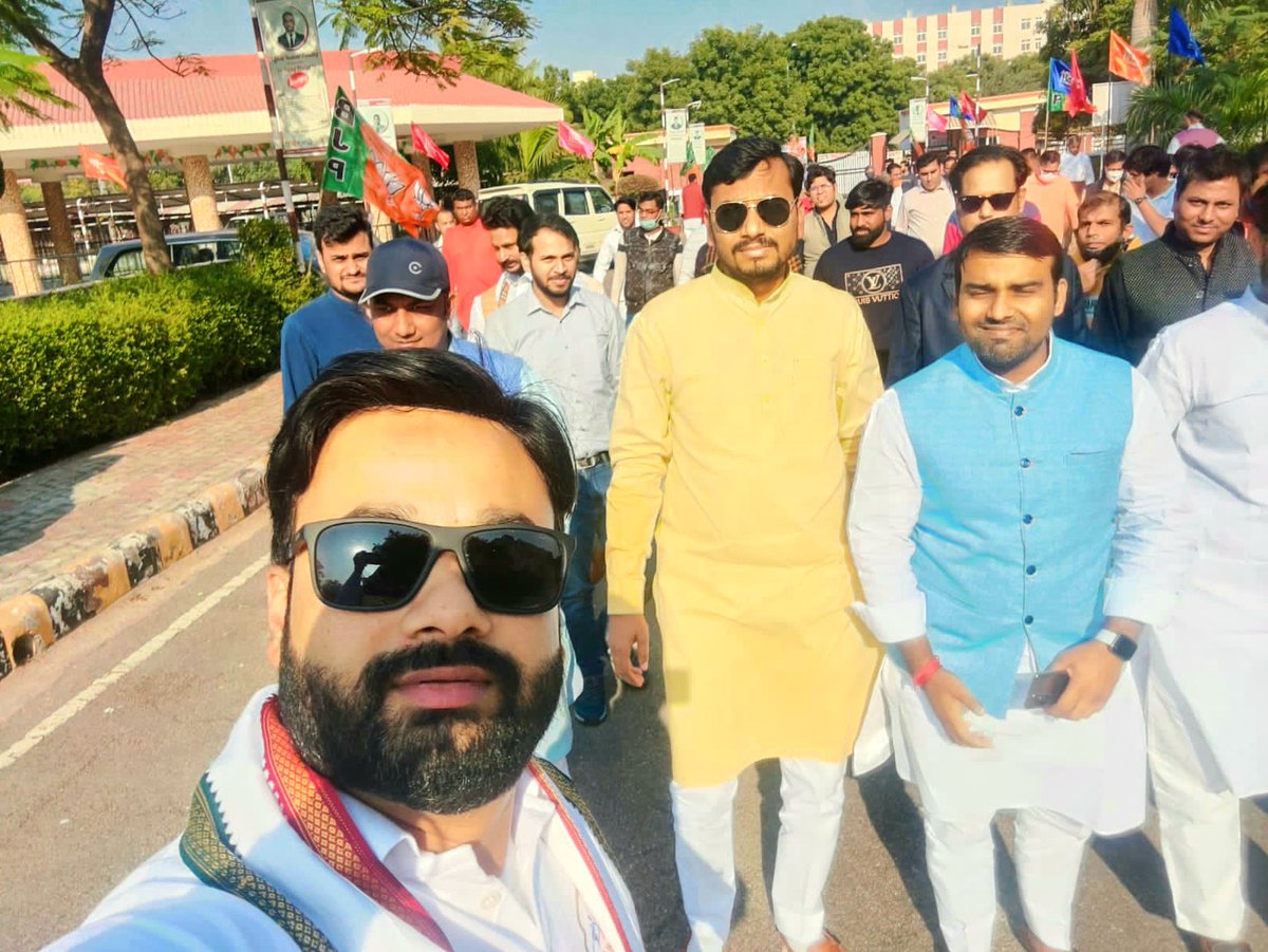Gauravpatelbjp5's tweet photo. इस ऐतिहासिक कार्यक्रम को सफल बनाने के लिए@BJP4UPशीर्ष नेतृत्व,वरिष्ठ कार्यकर्ता, @BJYM @BJYM4UPके समस्त साथियों का बहुत आभार और धन्यवाद।
@BJYM4GNWकी समस्त #Super21 टीम अध्यक्ष श्री@SumitBasoyaINDजी के नेतृत्व मे ग्रेनो वेस्ट की विभिन्न सोसाइटी से प्रोफेशनल लोग उपस्थित रहे। https://t.co/kT4NgQLERL