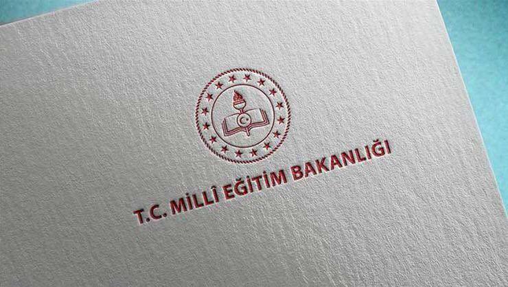 ProfTATAR's tweet photo. Buradan Sayın @drfahrettinkoca ve Mahmut Özer’e sesleniyorum, Gençlerimize kulak verelim virüse dur diyelim ! #VelilerEndişeliOnlineGelmeli | Prof. Dr. Mücahit TATAR https://t.co/IjozlySaJC
