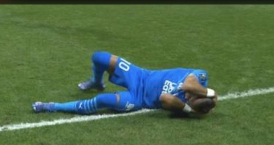 CastagneurDe's tweet photo. Quand tu es attaqué par des engins de guerre... 😂
#paillet #football https://t.co/knVxRfmvMQ